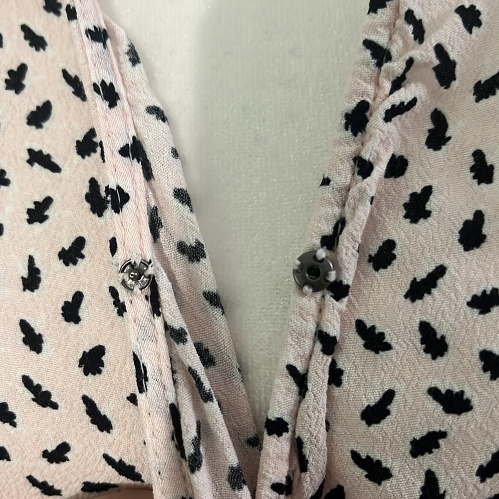Chelsea 28 Nordstrom Polka Print V-neck Flowy Light Pink Blouse Top M - Picture 2 of 6